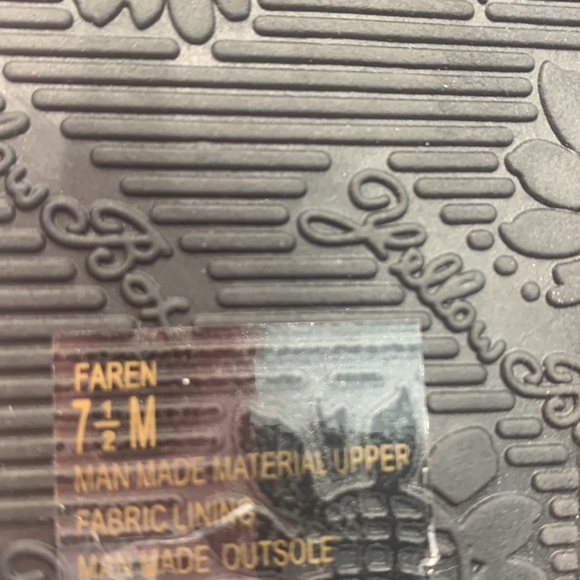 Yellow Box sandals - Picture 7 of 8